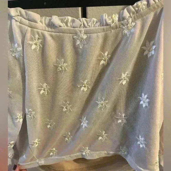 Acoa White blouse - Picture 9 of 10